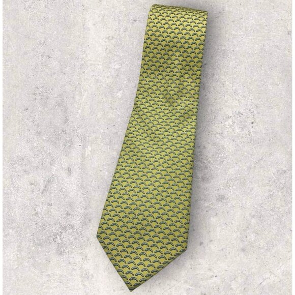 VINEYARD VINES Silk Tie USA Yellow Bow W:3.8" EUC - Picture 1 of 6